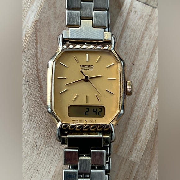 Seiko Gold Plated Rare Vintage Ladies Watch Analog Digital Mustard